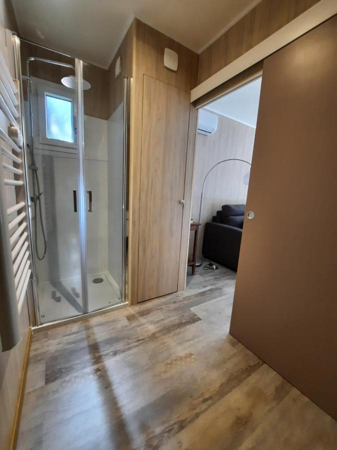 Le Lodge Des Chenes Brousses-et-Villaret Eksteriør bilde