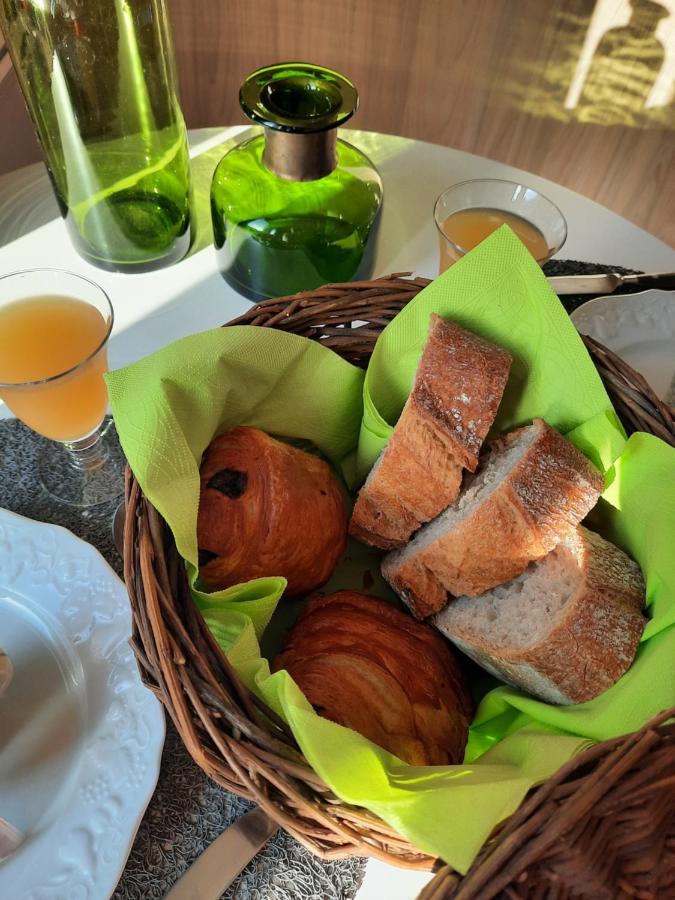 Le Lodge Des Chenes Brousses-et-Villaret Eksteriør bilde